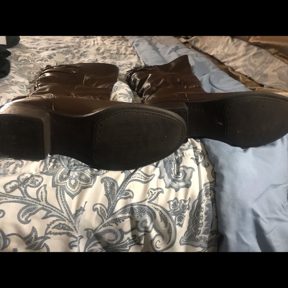 Chocolate brown boots - Picture 3 of 5